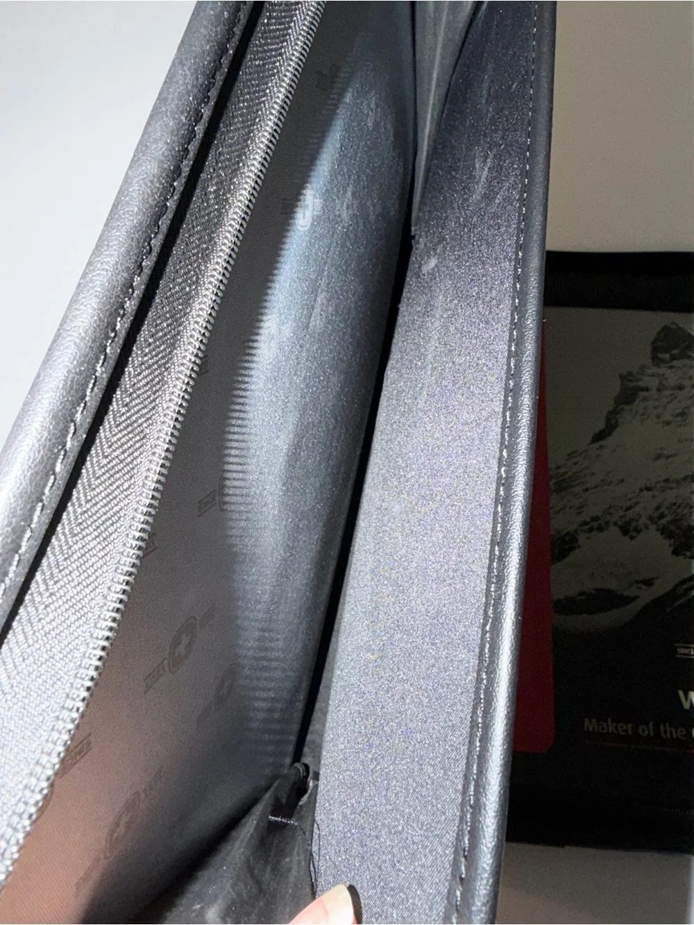 Wenger swiss gear carina A4 ring binder  zip folio/portfolio